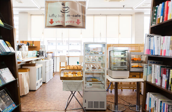 パン屋さんの、ランチも出来るカフェ